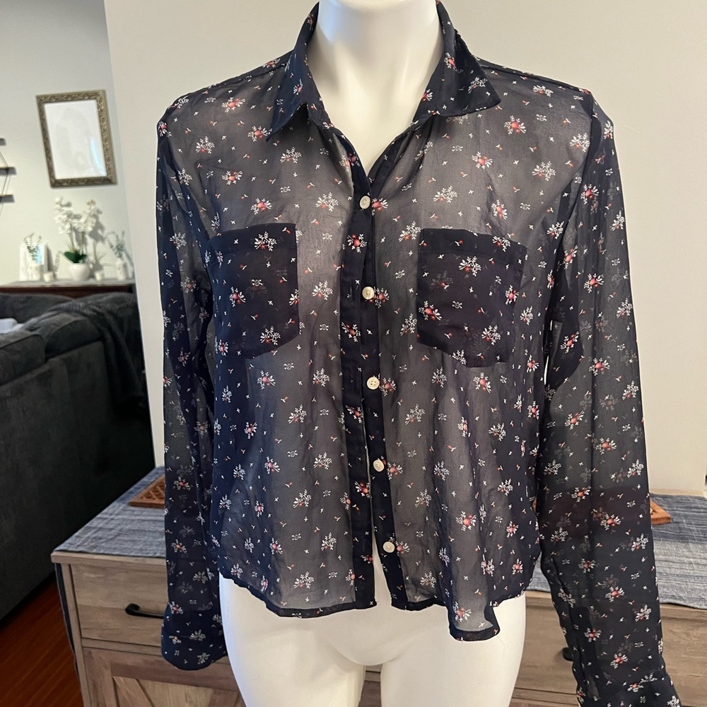 Aeropostale semi‎ sheer collared button down top